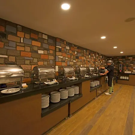 Grand Emir & داليان