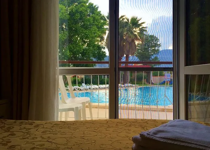 Grand Emir & Hotel 4*