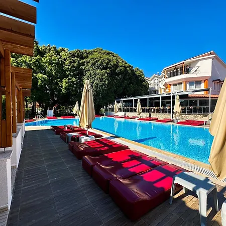 Hotel Grand Emir & 4*